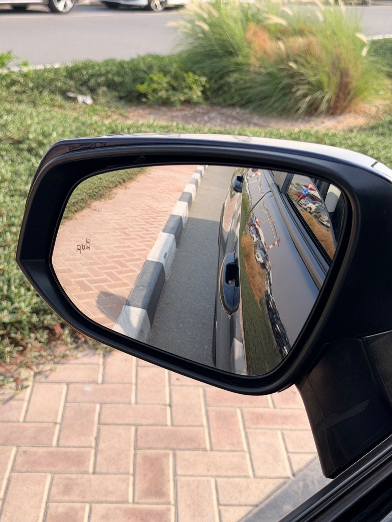 تويوتا راف ٤ Hybrid XLE premium | sunroof, leather seats, push start 2025