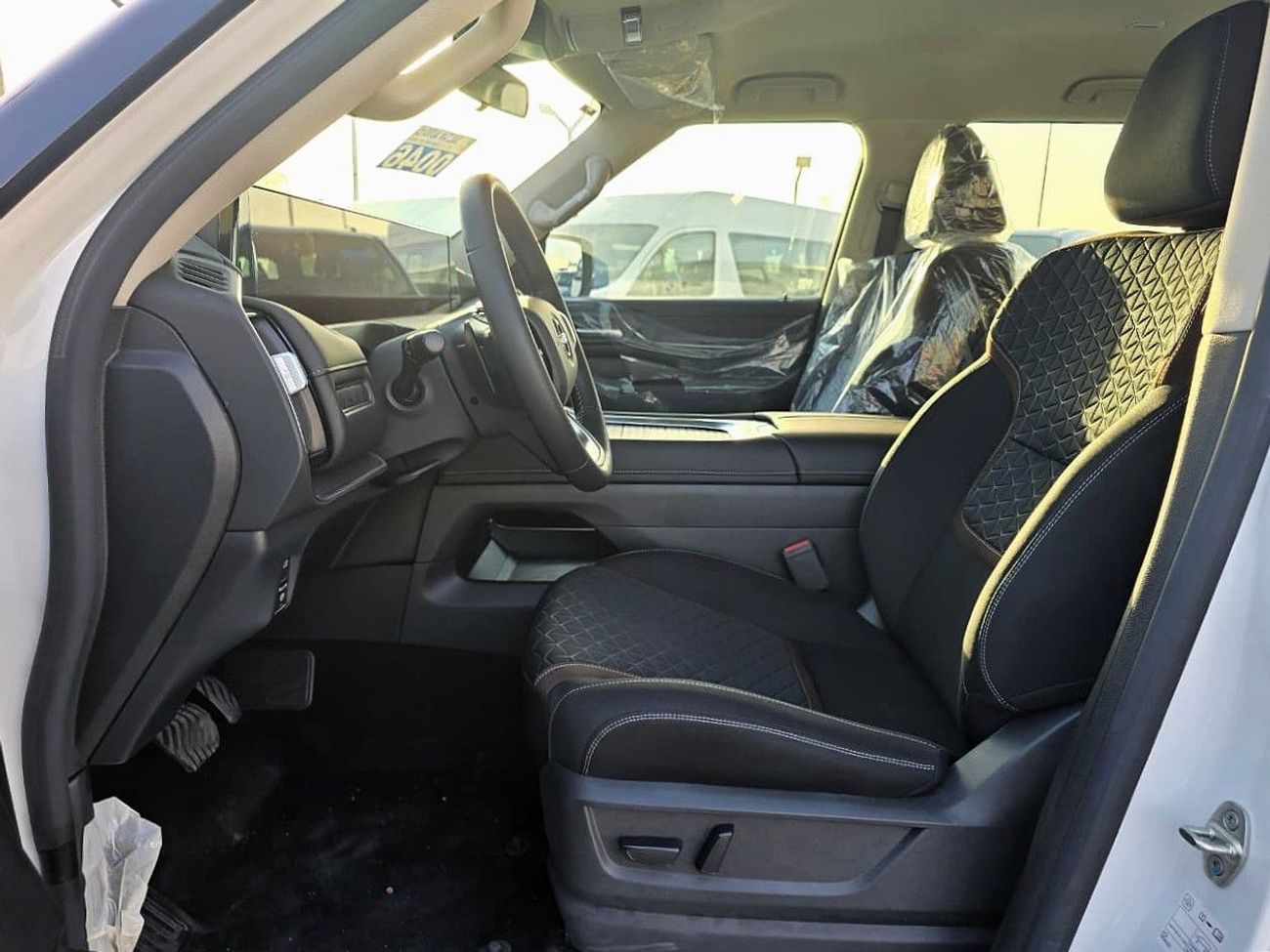 Nissan Patrol Nissan Patrol LE T1 3.5l V6Turbo 4WD Gcc  White Color 2025 MODEL