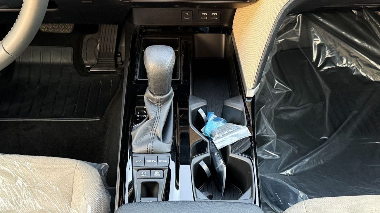 Toyota Camry Toyota Camry HEV LV Hybrid 2.5L  (GCC) - 2025