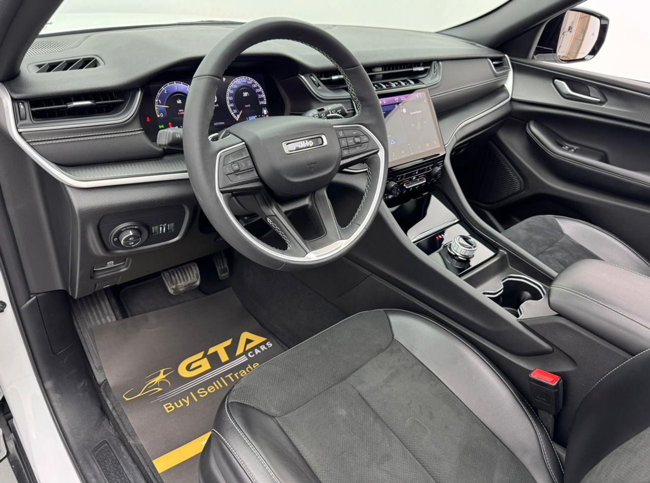 جيب جراند شيروكي 2024 Jeep Grand Cherokee Blacktop Edition, 2027 Jeep Warranty and Service Pack, GCC