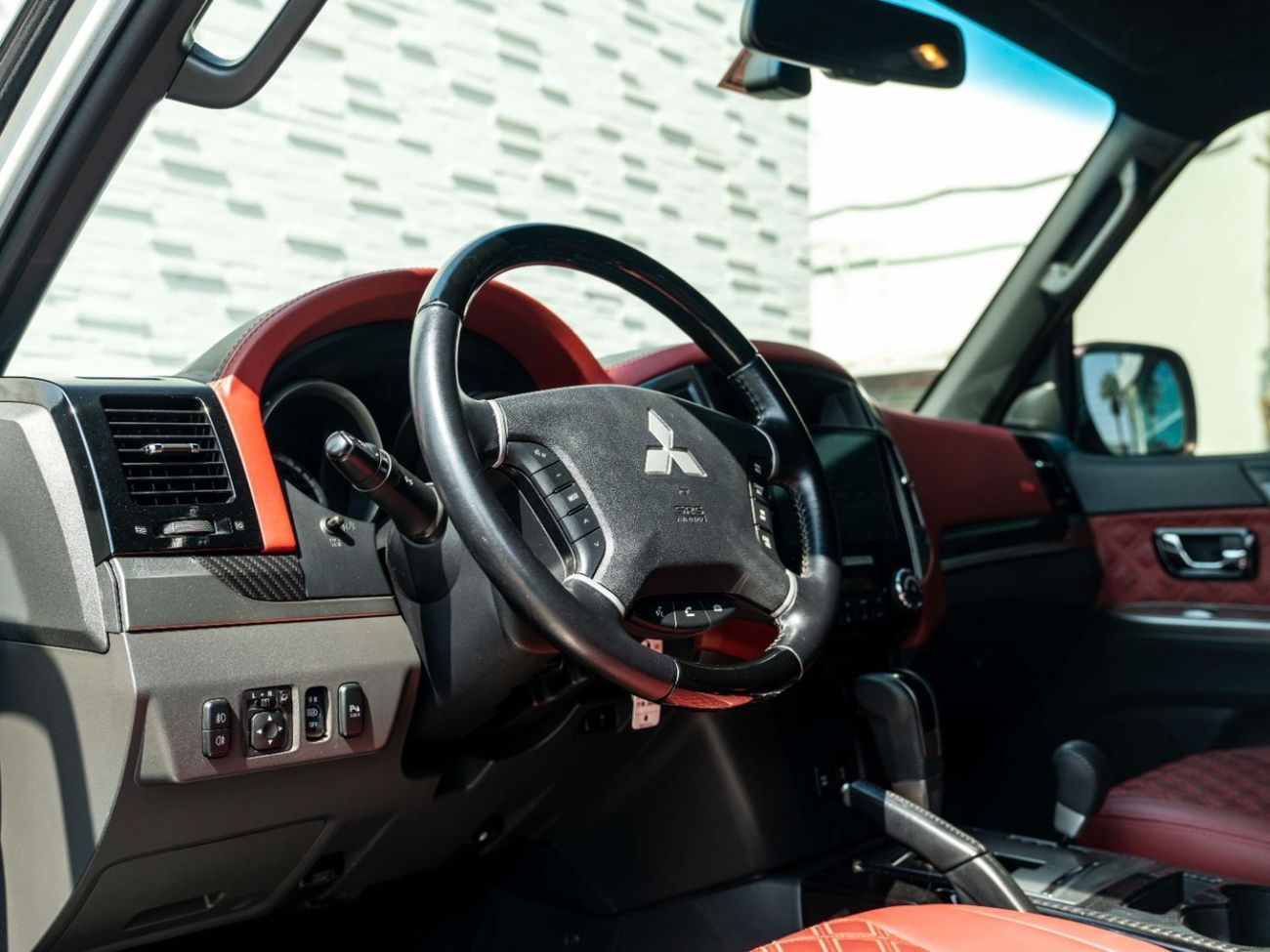 Mitsubishi Pajero GLS Mid 3.8L (243 HP)