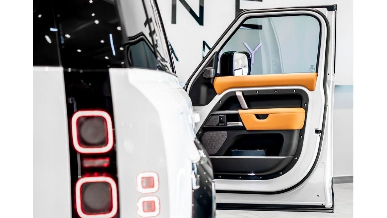 لاند روفر ديفندر 2023 URBAN Defender V8, 2027 Land Rover Warranty, Low KMs, GCC