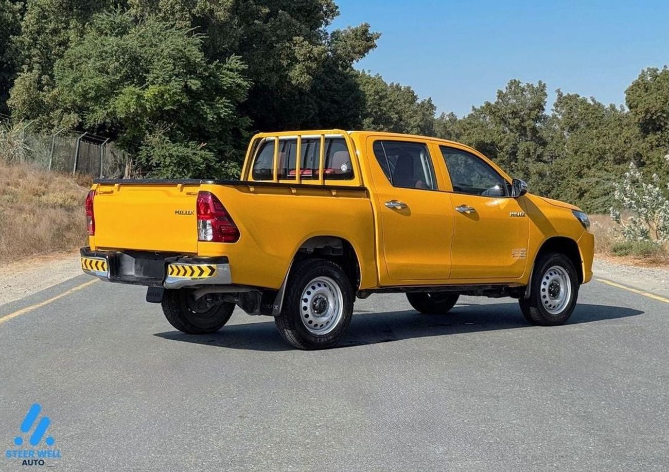 تويوتا هيلوكس DLX 2.4L 4WD Diesel MT DC / Ready to Drive / GCC / Book Now!