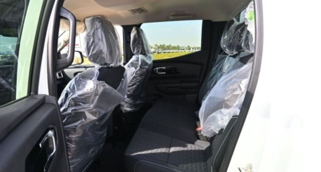 Mitsubishi L200 GLX Triton/ 2.4L Petrol 5M/T, Double Cabin / 2024MY, Different Colors Available QUANTITY.