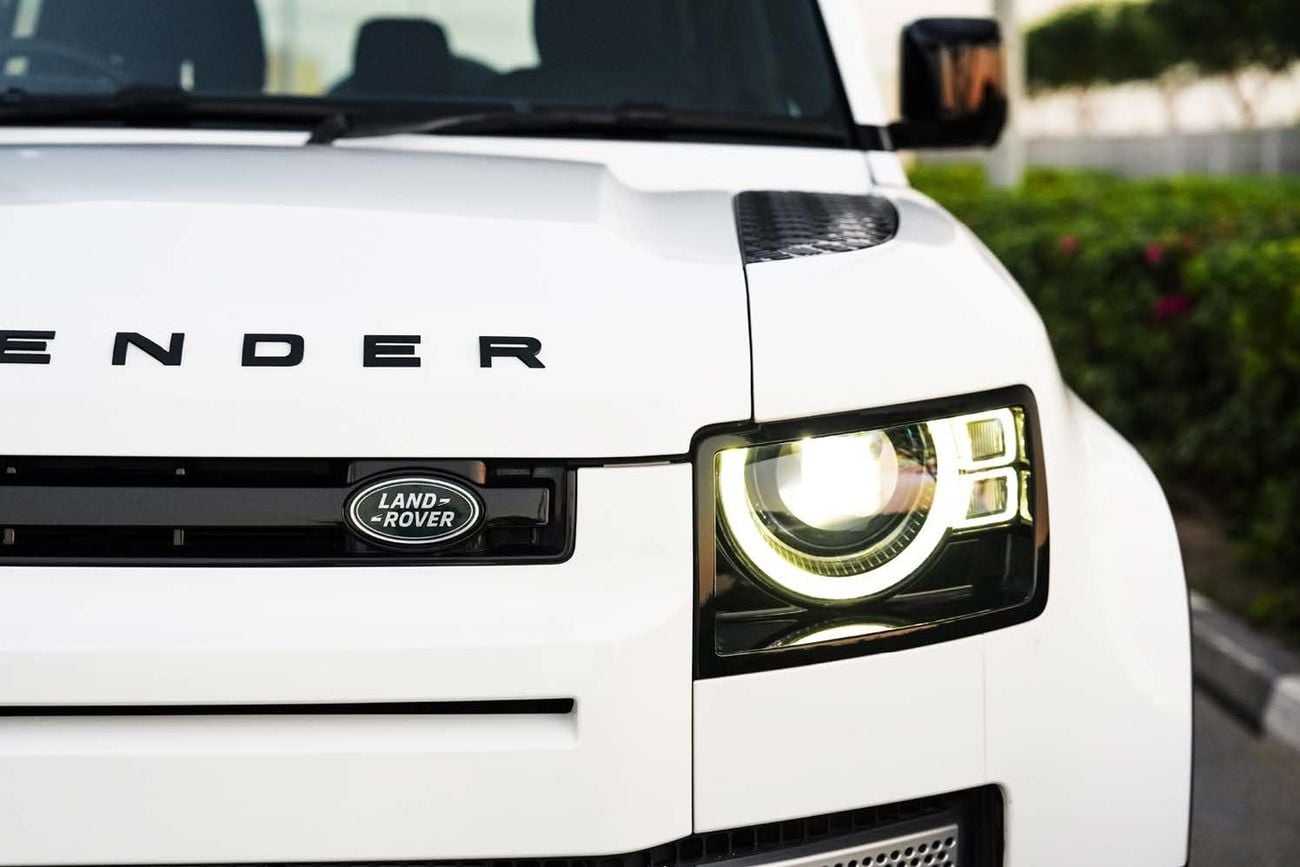 لاند روفر Defender 110 Land Rover Defender 110 D300 SE (Right Hand)