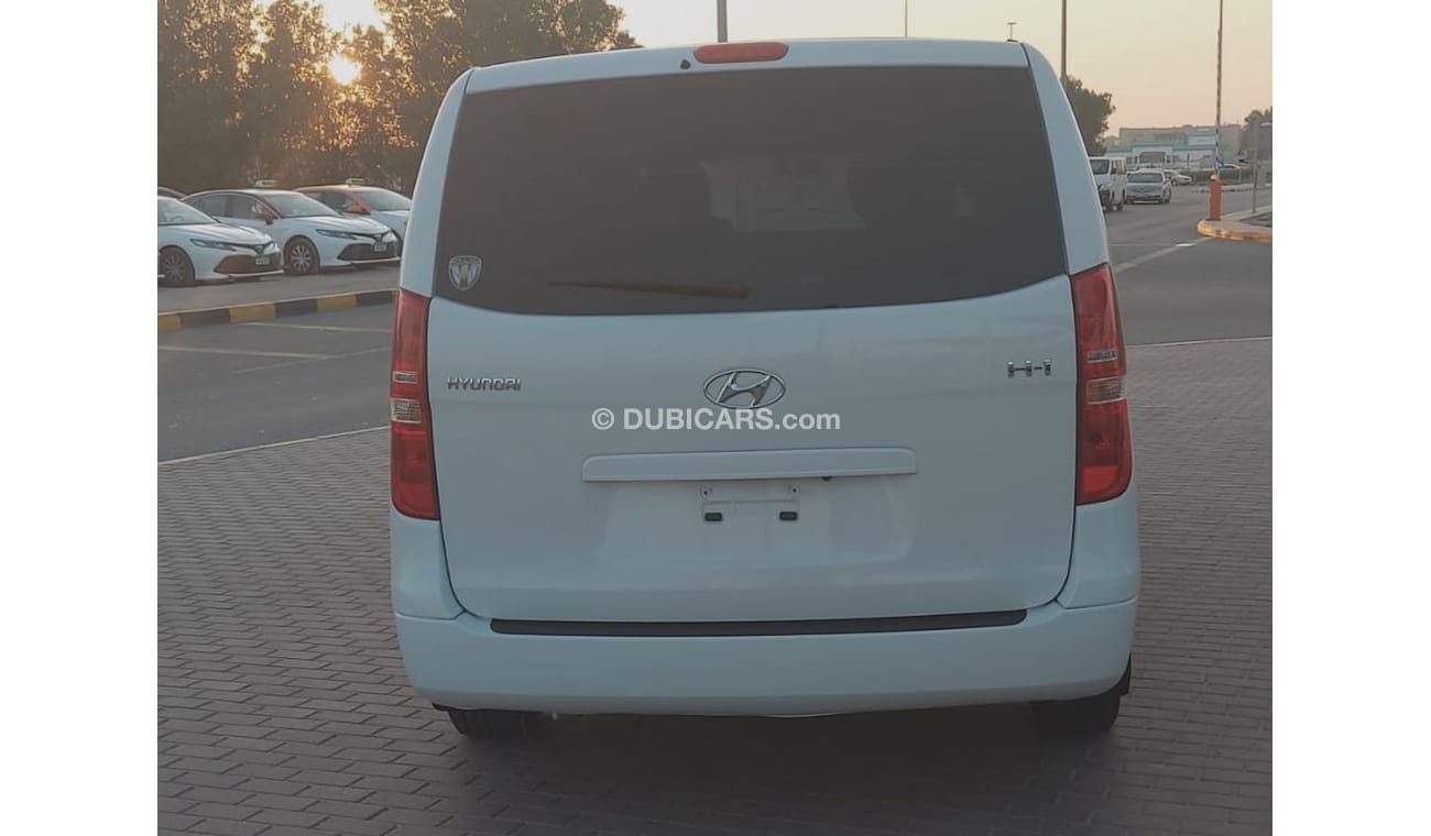 Hyundai H-1 HYUNDAI H1 - 2015
