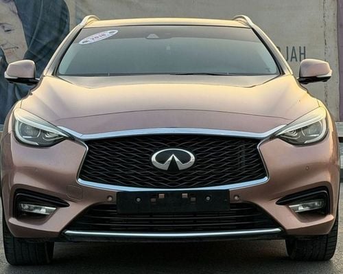 Infiniti Q30 in excellent condition