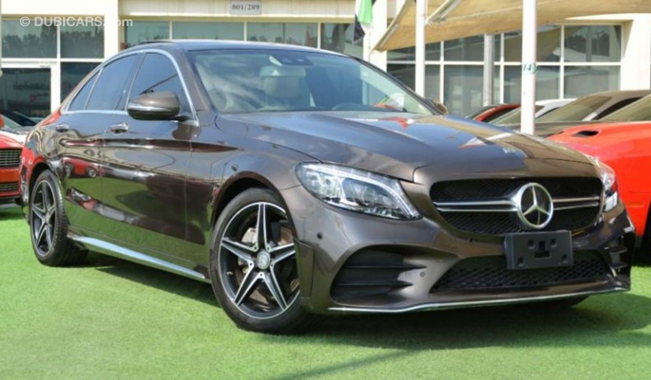 مرسيدس بنز C 300 Mercedes Benz C300 V4 2017/ Luxury/ Full Option/ Panaromic Roof/ Very Good Condition