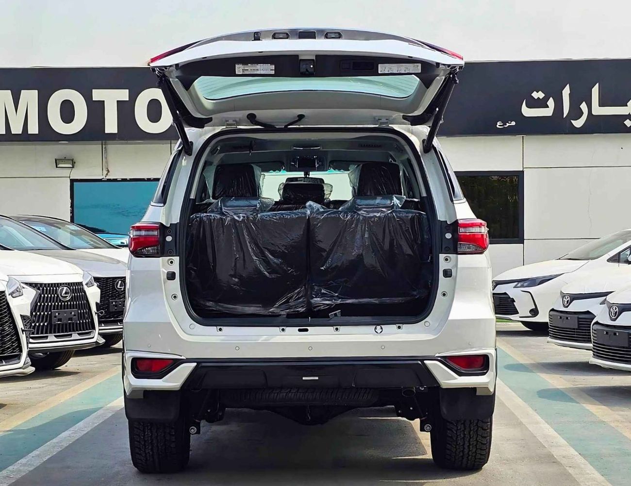 تويوتا فورتونر SR5 ADVENTURE / 4.0L V6 PETROL / FRONT PWR SEATS / PUSH START / DIFF LOCK AUTO A/C (CODE # F6HA)