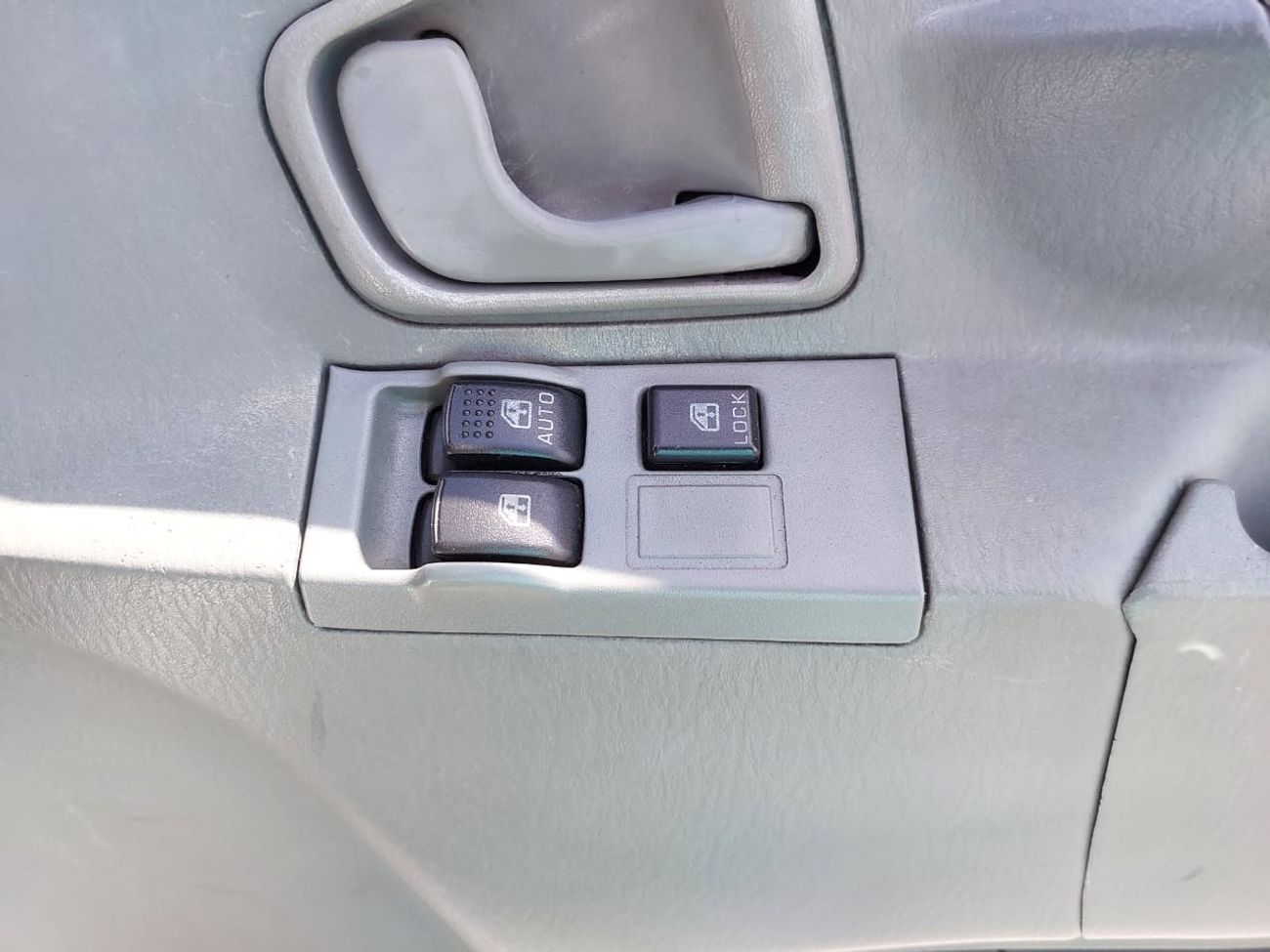 ميتسوبيشي فوسو كانتير MITSUBISHI CANTER TRUCK RHD 1995 MODEL 4.5 L DIESEL MANUAL(PM20499)