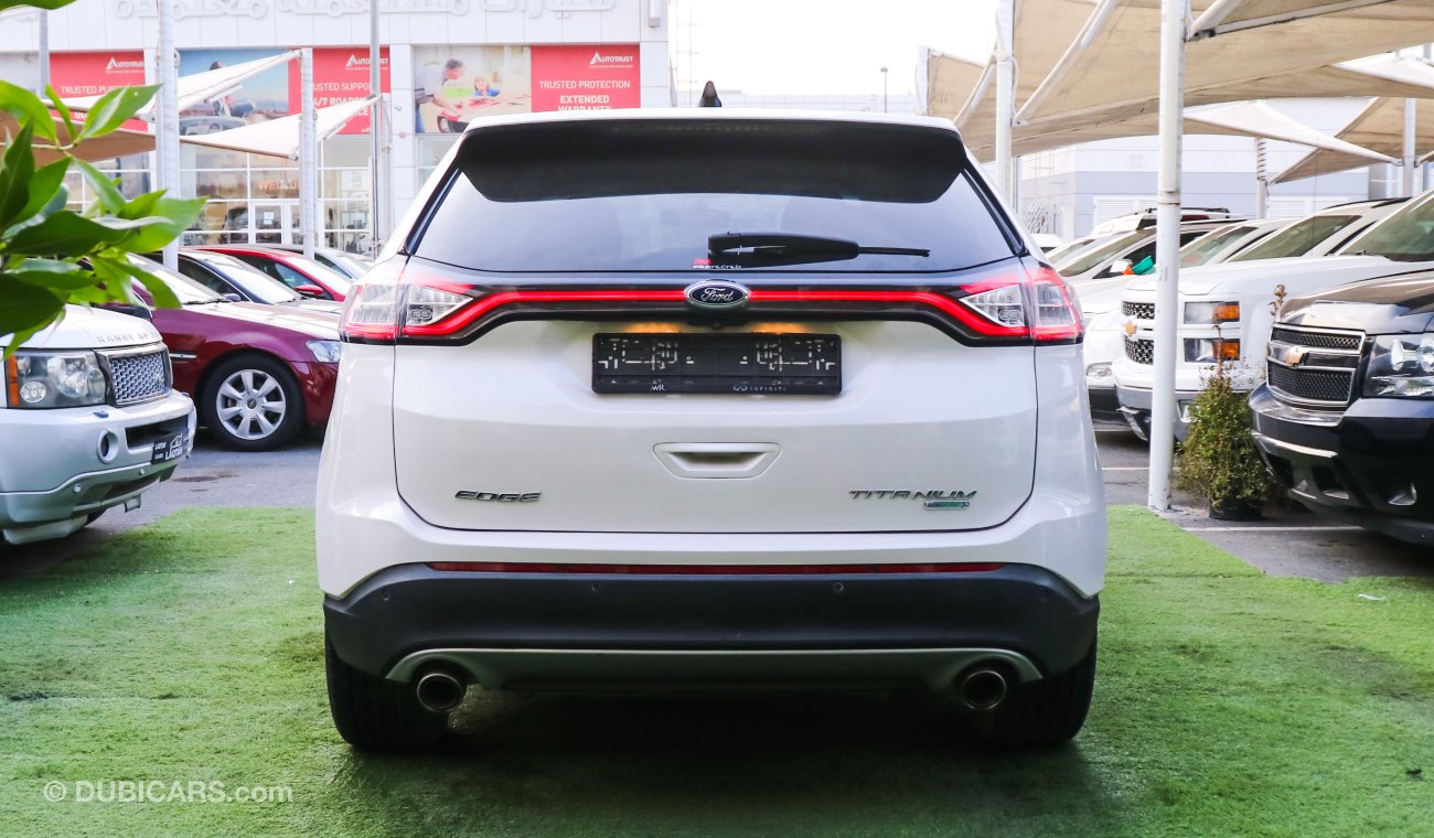 Ford Edge Model 2018, American import, white color inside beige, cruise control, alloy wheels, in excellent co