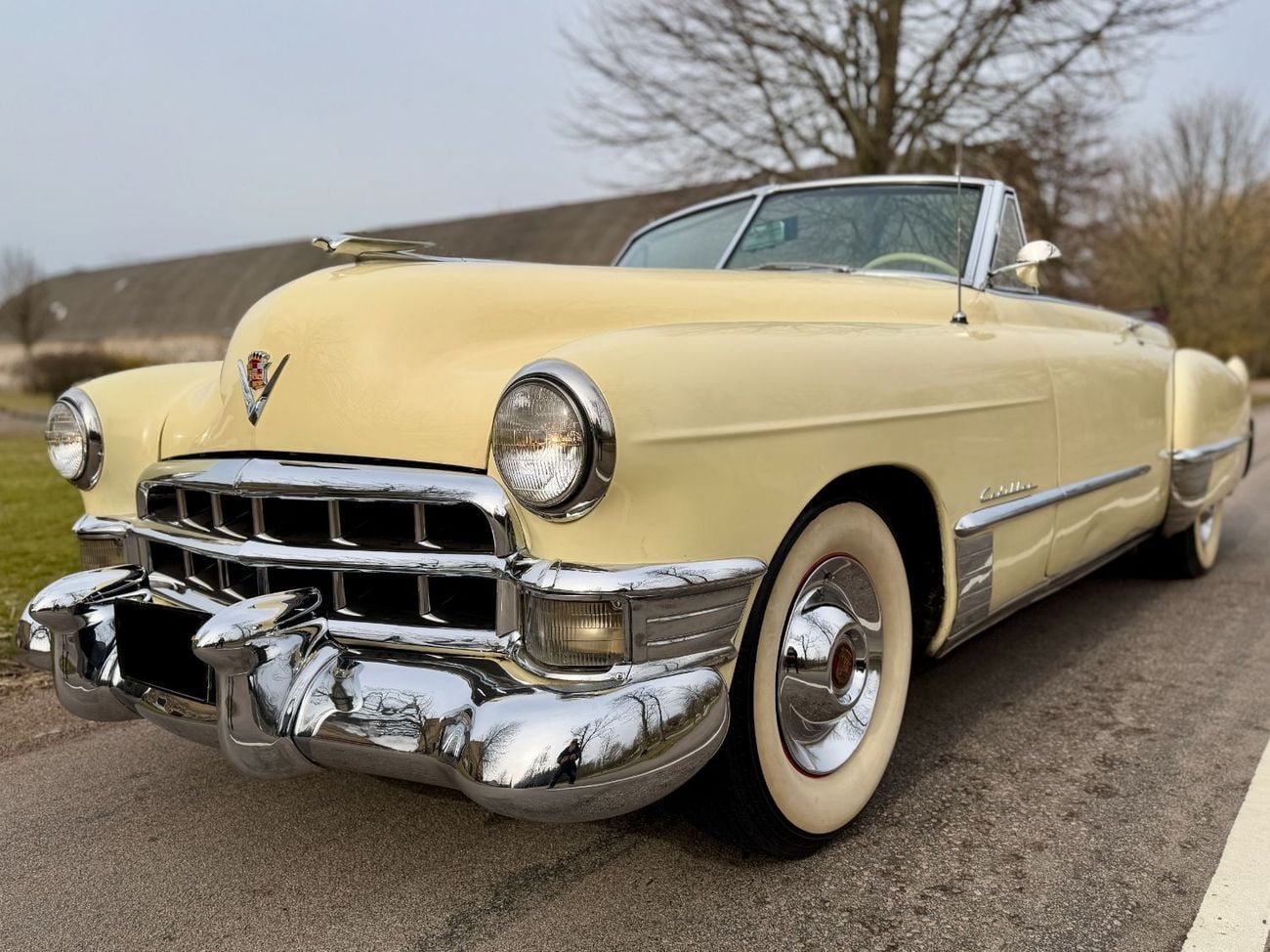 كاديلاك سيريس 62 1949 Cadillac Series 62 Convertible – Fiesta Ivory – Red Leather – Matching Numbers – Collector Grad