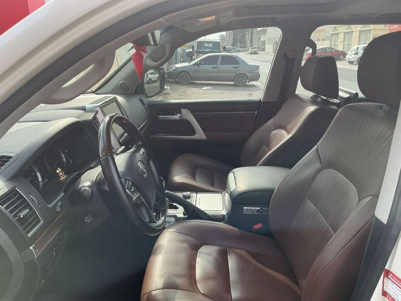 Toyota Land Cruiser 200 4.6L VXR V8 PETROL AUTOMATIC TRANSMISSION