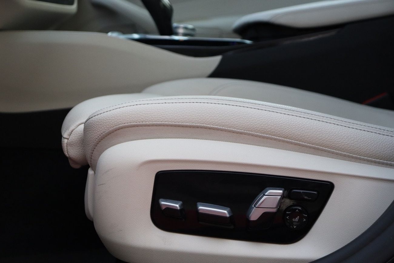 BMW 530i BMW 530i / 2019 / GCC / Full Service History/ Luxury Line