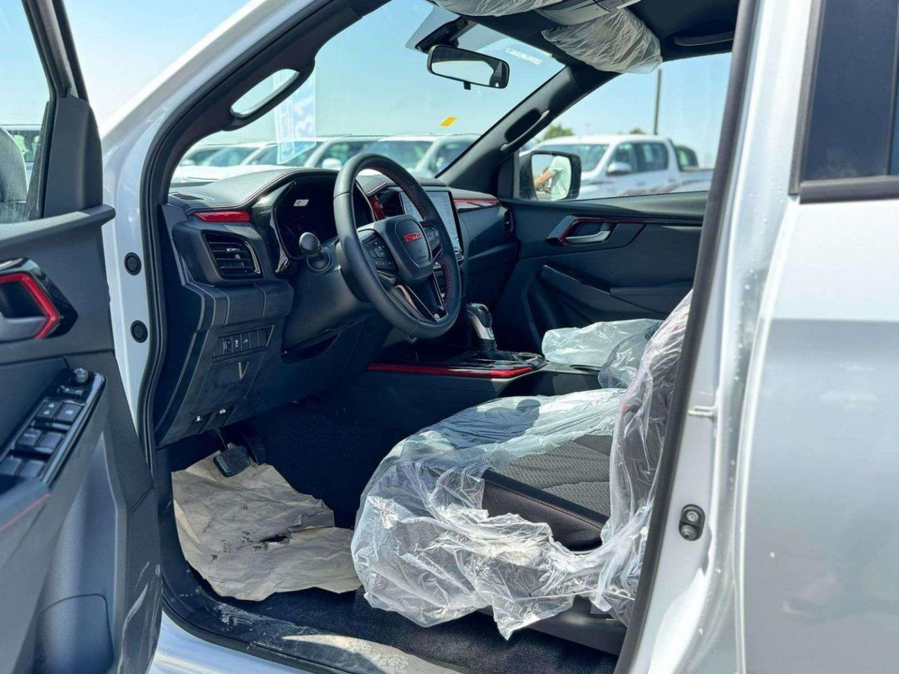 إيسوزو D ماكس 3.0L Crew Cab 4WD GT ISUZU D-MAX 3.0L GT 4WD DIESEL PICKUP 2025