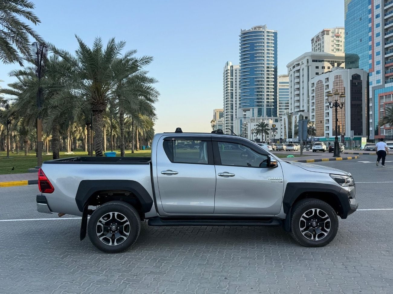 تويوتا هيلوكس ADVENTURE GR Sport