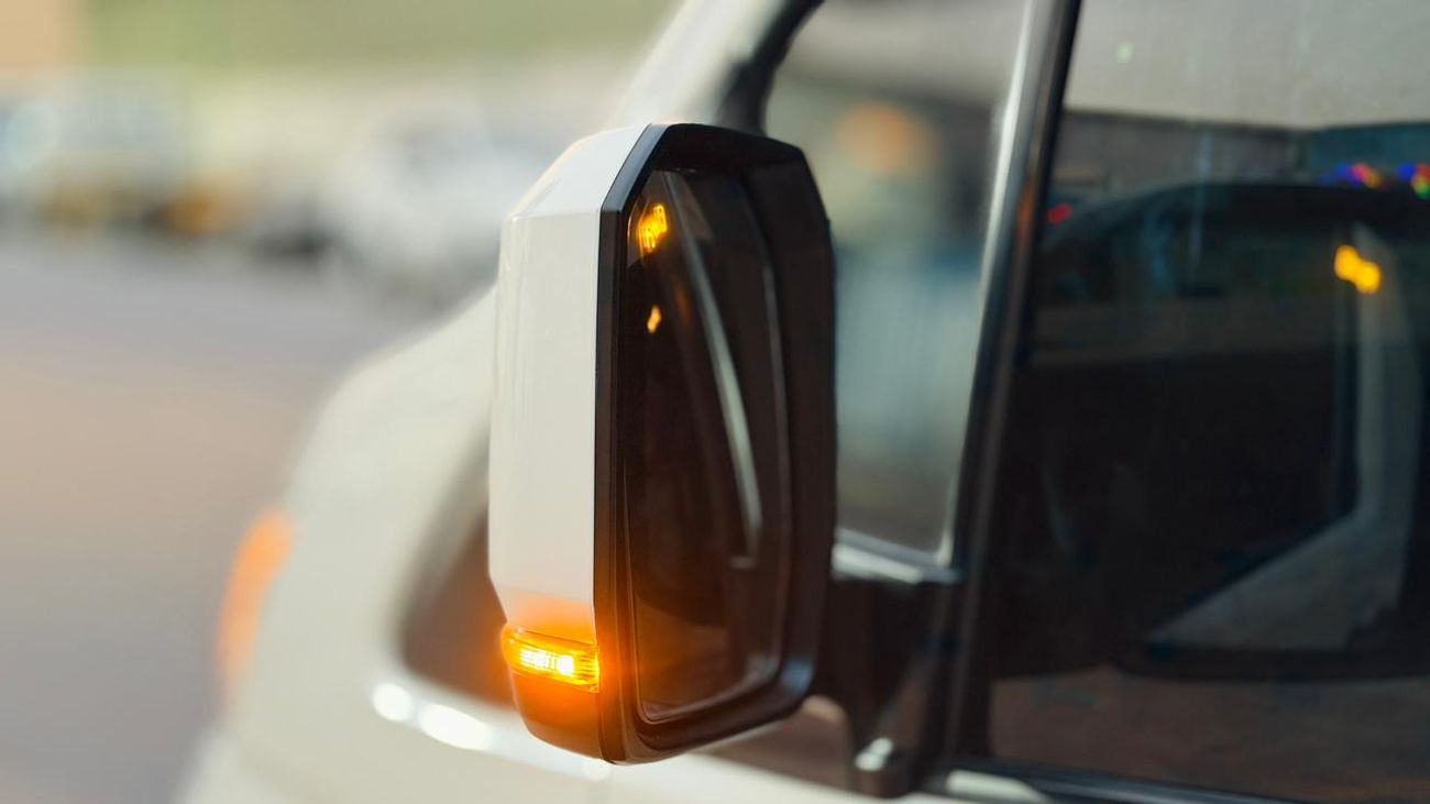 تويوتا هاياس 5 SEATER | BLIND SPOT MONITORING | AUTOMATIC TRANSMISSION | 2.8L DIESEL | STEERING CONTROL SWITCHES 