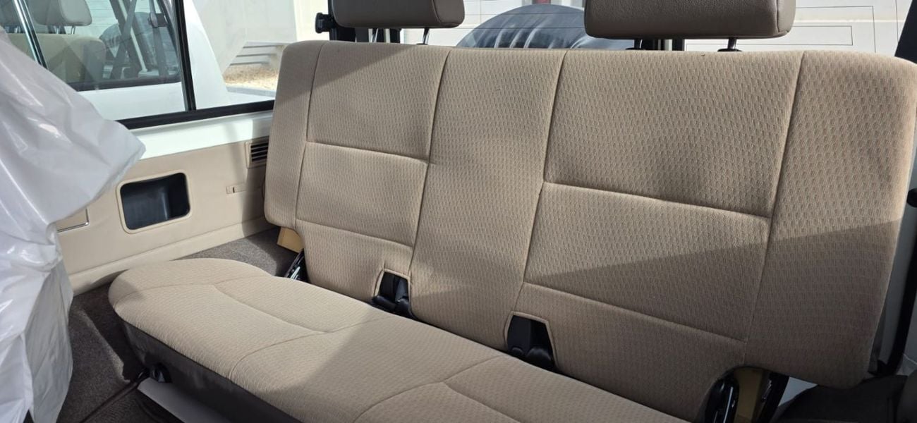 Toyota Land Cruiser 70 PETROL AUTO GEAR