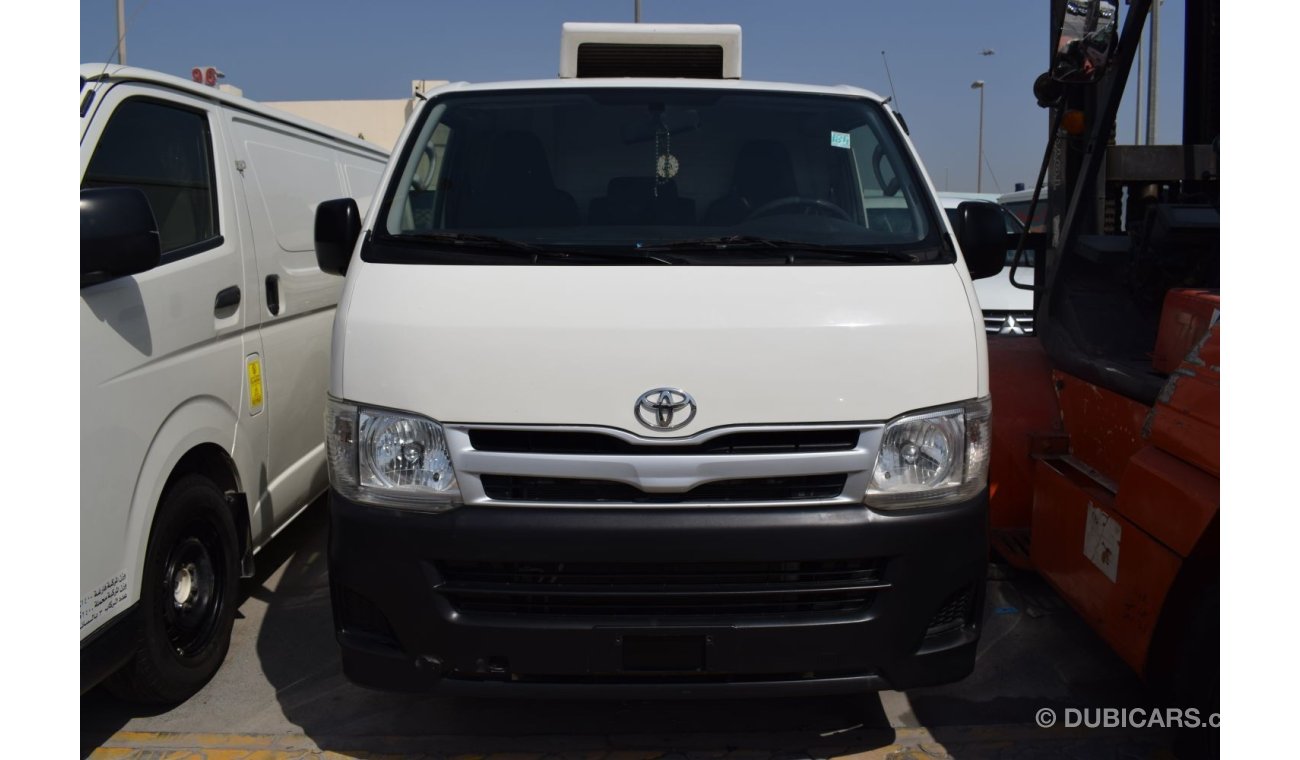 تويوتا هاياس Toyota Hiace van chiller 2013. Free of accident with low mileage