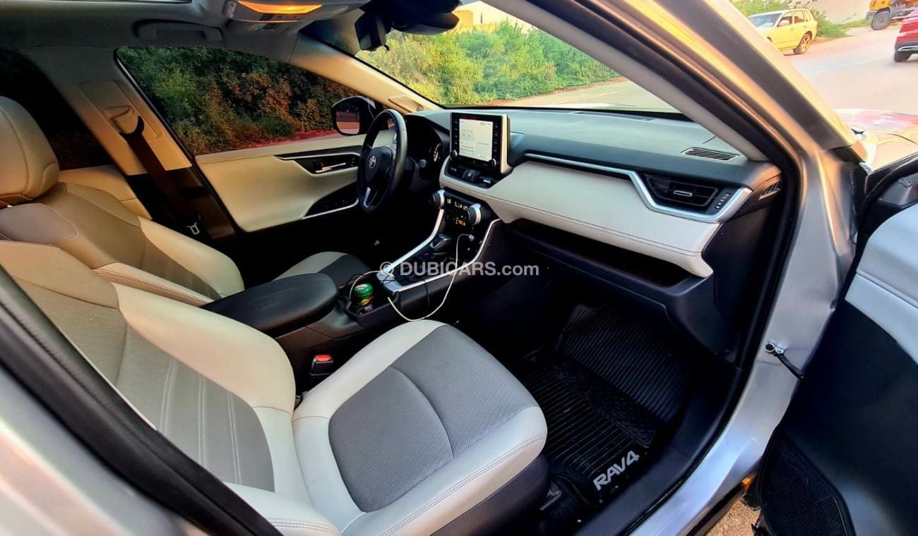 Toyota RAV4 | USA SPECS | V4 | 2WD | PANORAMIC ROOF | FULL OPTION