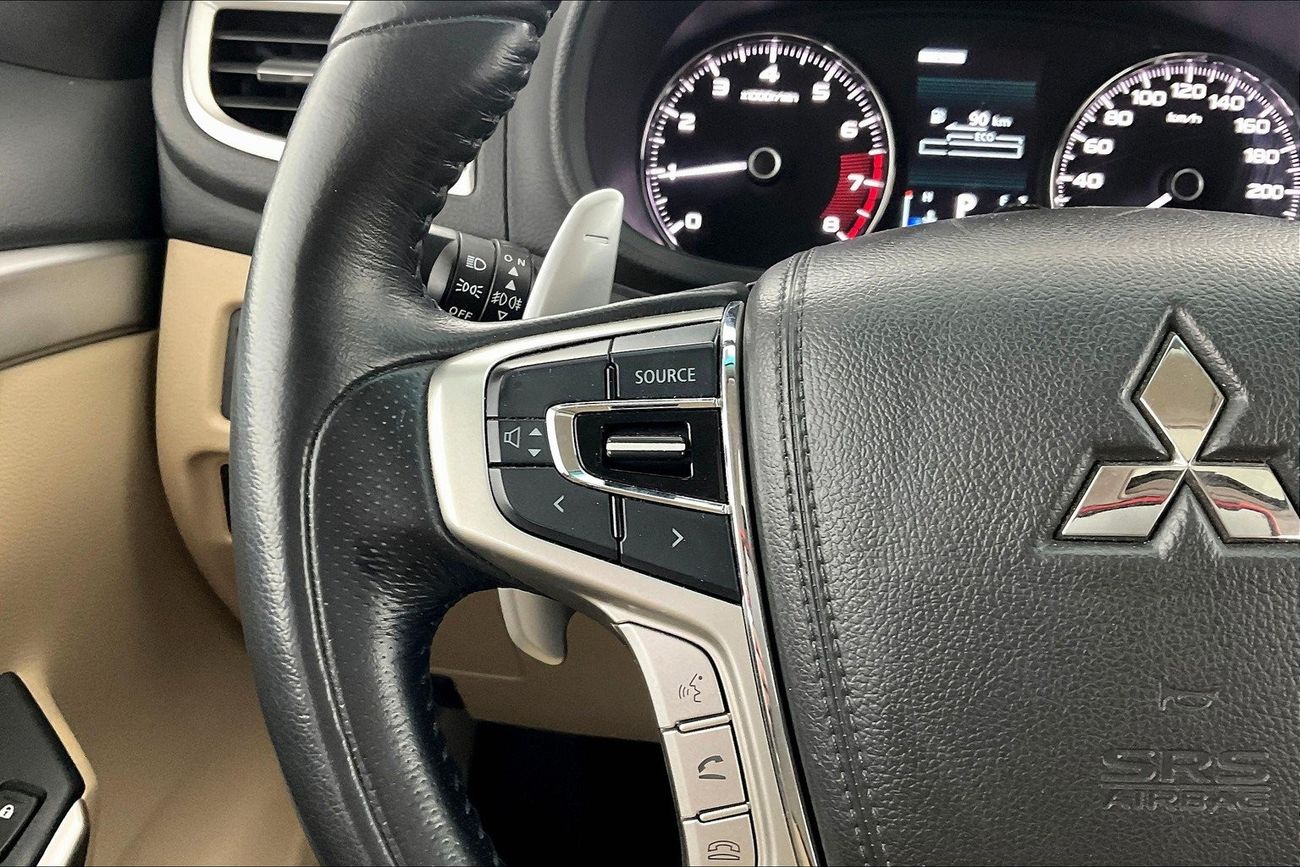 ميتسوبيشي مونتيرو GLS Top