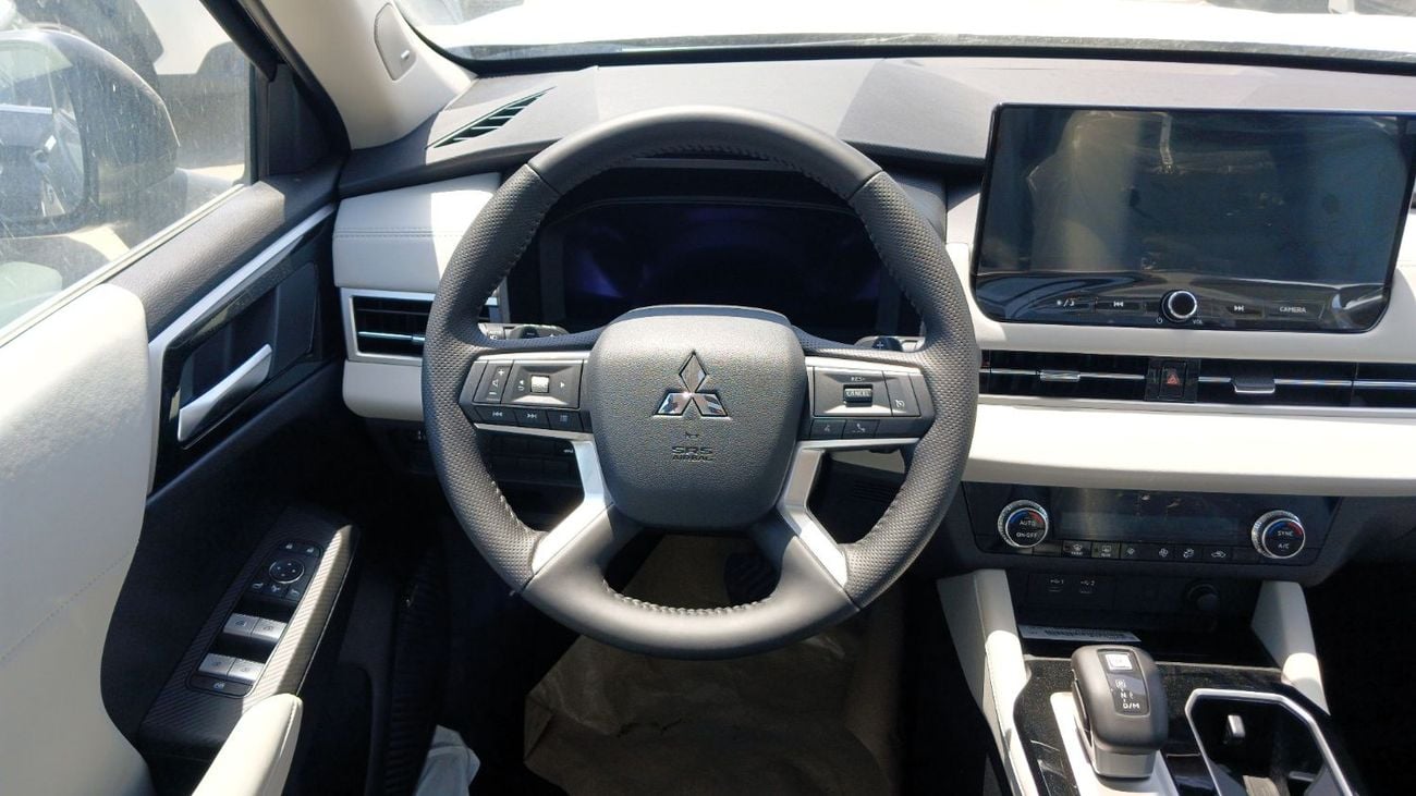 ميتسوبيشي آوتلاندر H Line 2.5L Petrol 4WD 2026YM