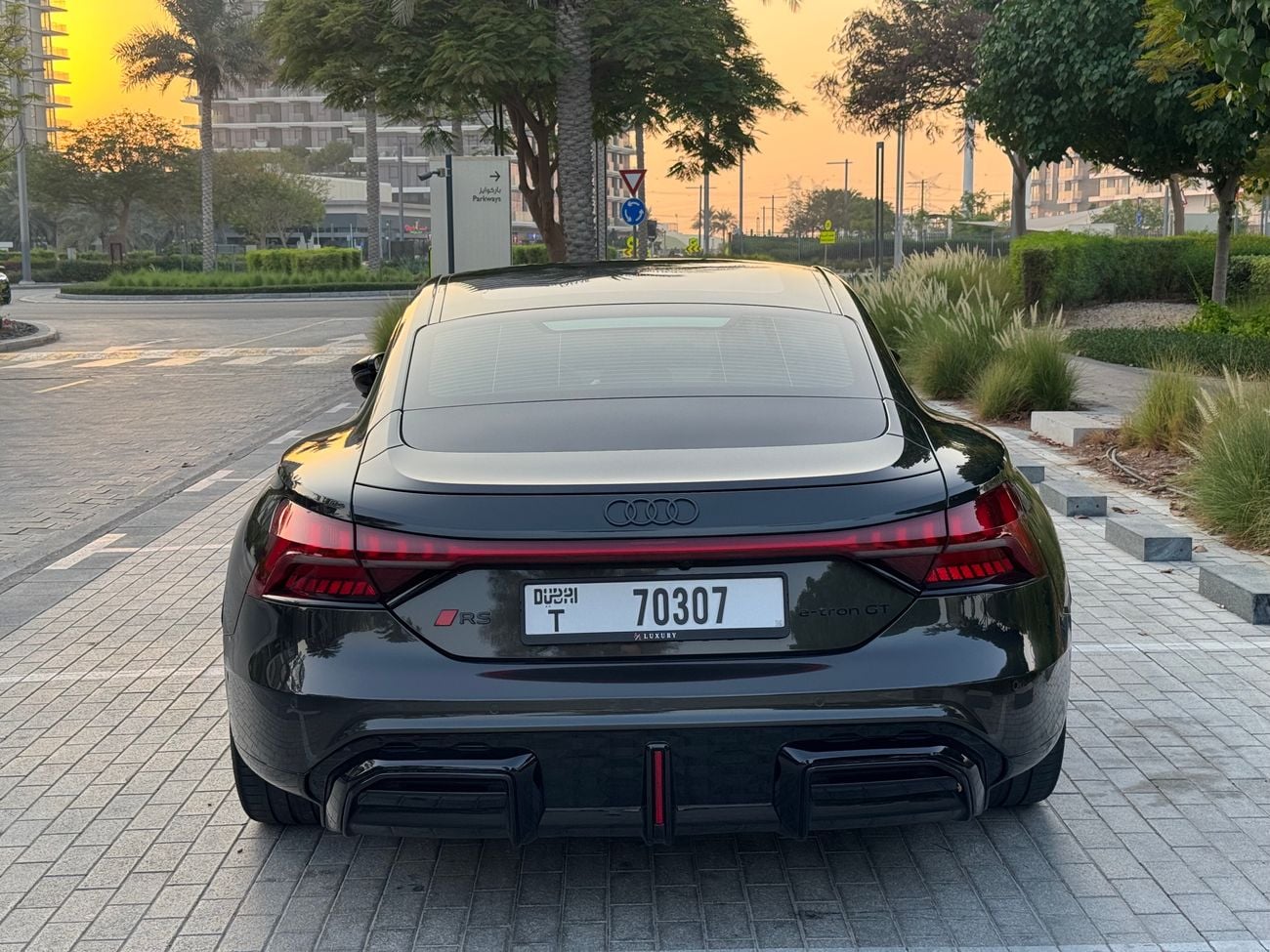 أودي إي ترون جي تي RS PERFORMANCE
