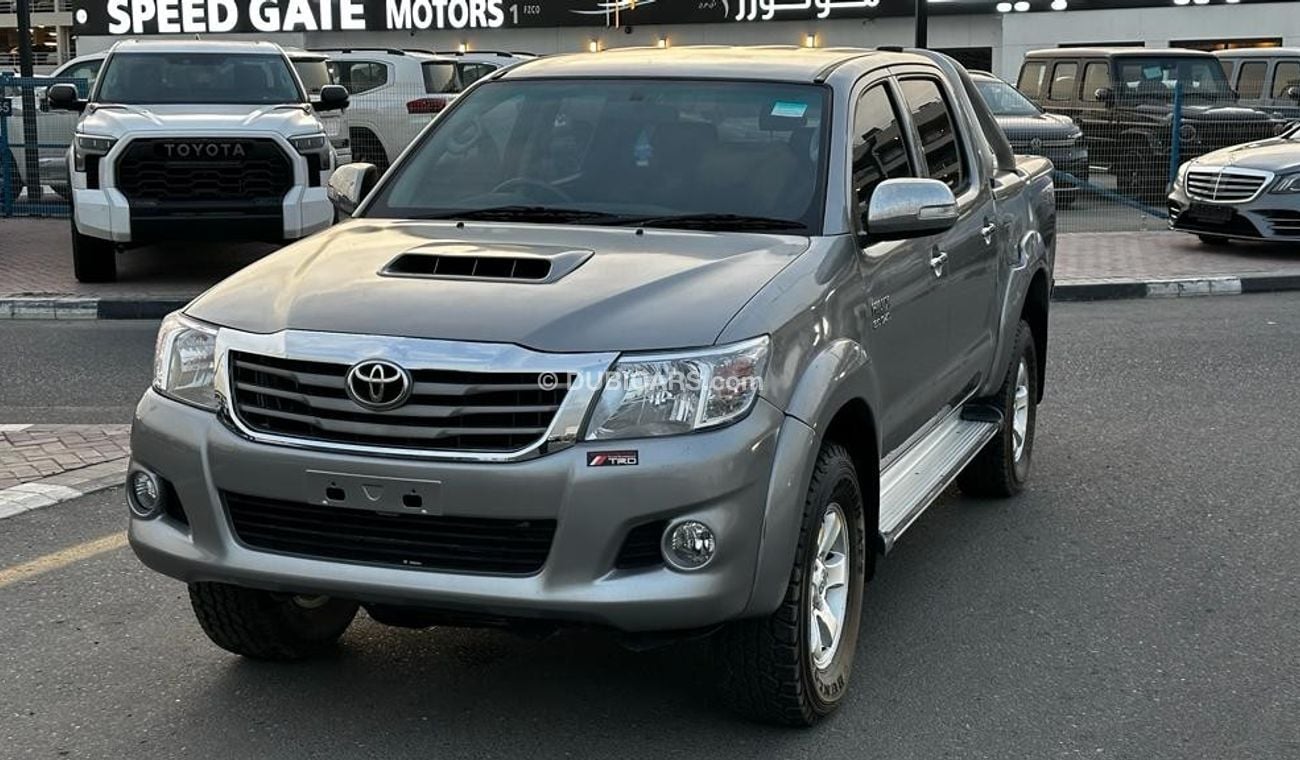 Toyota Hilux SR