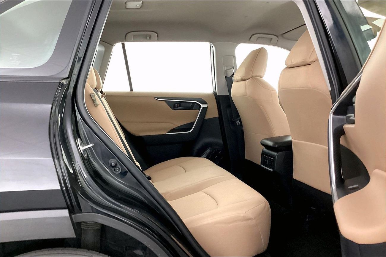 تويوتا راف ٤ EX | National Day Celebration | شامل الضمان | 0 ﺪﻔﻋﺓ ﺃﻮﻟﻯ