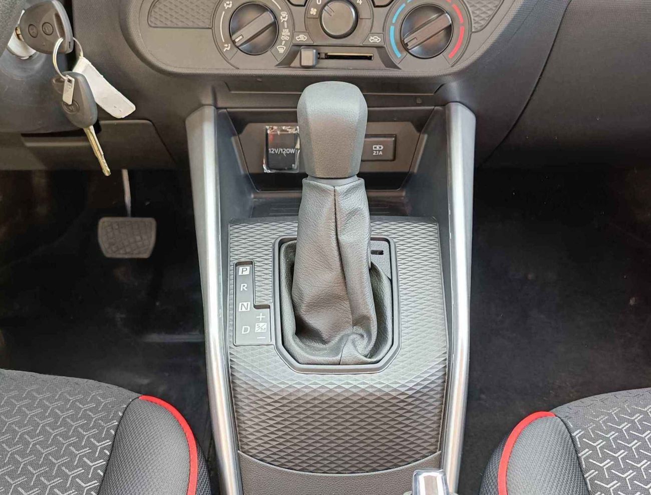 Toyota Raize 1.2L Petrol, Alloy Rims, DVD Camera, Rear A/C ( CODE # 67961)