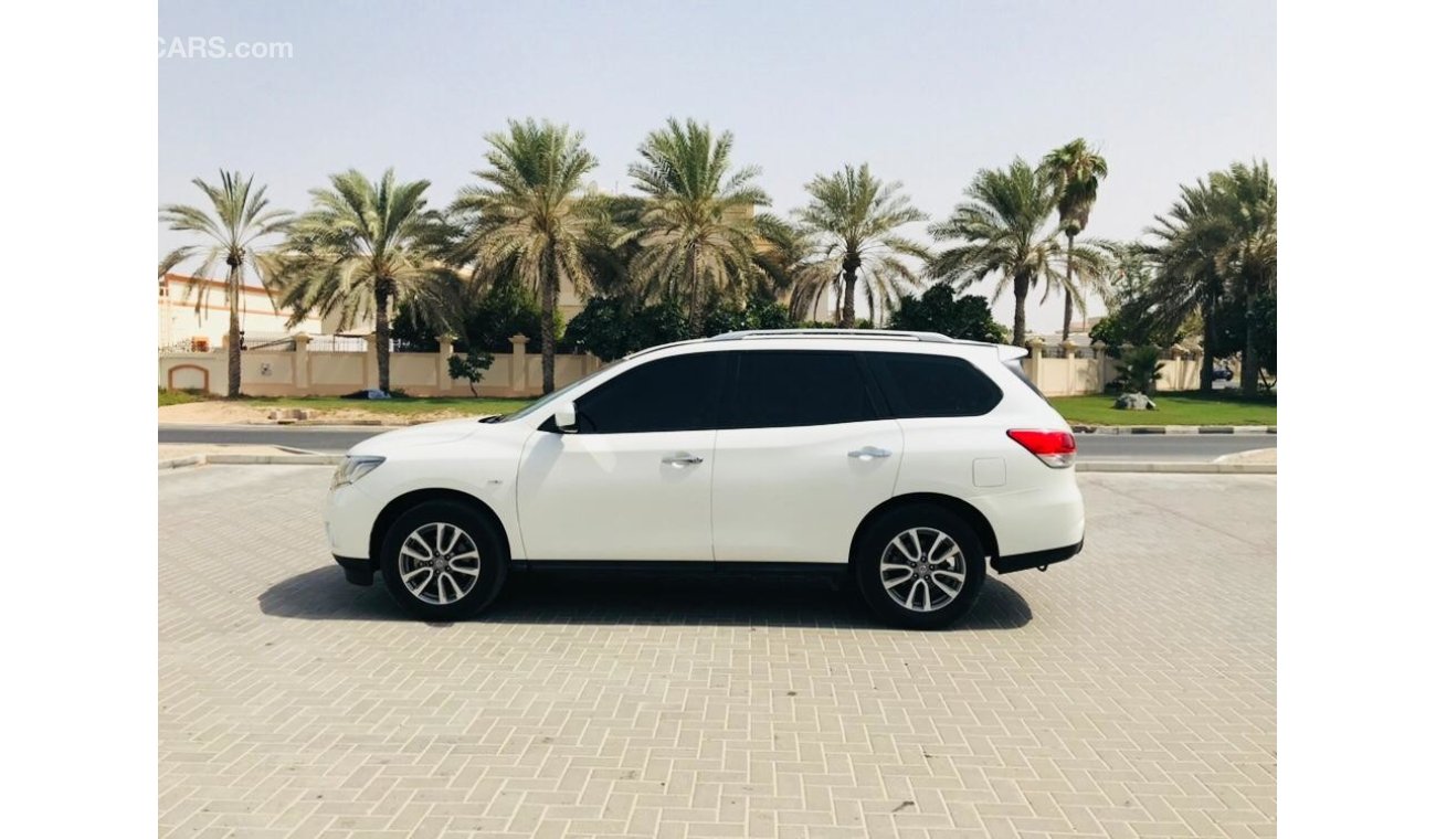 نيسان باثفايندر 950-/ Only 0% Down Payment,Mid Option,Mint Condition