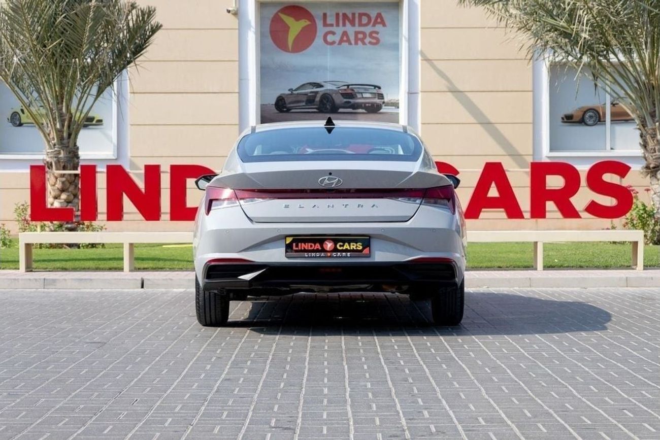 Hyundai Elantra Smart 1.6L Hyundai Elantra 2023 GCC under Agency Warranty with Flexible Down-Payment.