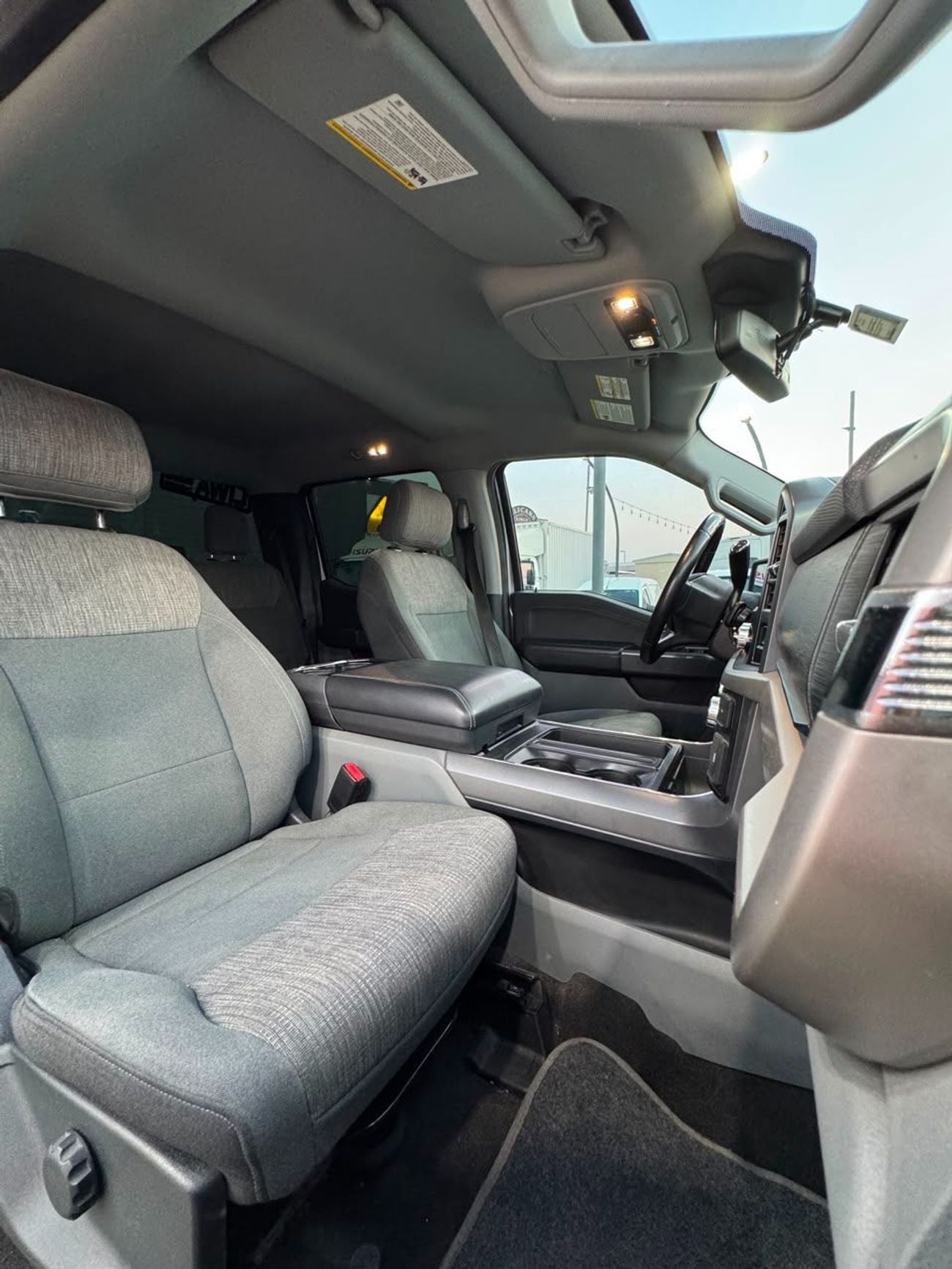 Ford F-150 XLT CREW CAB
