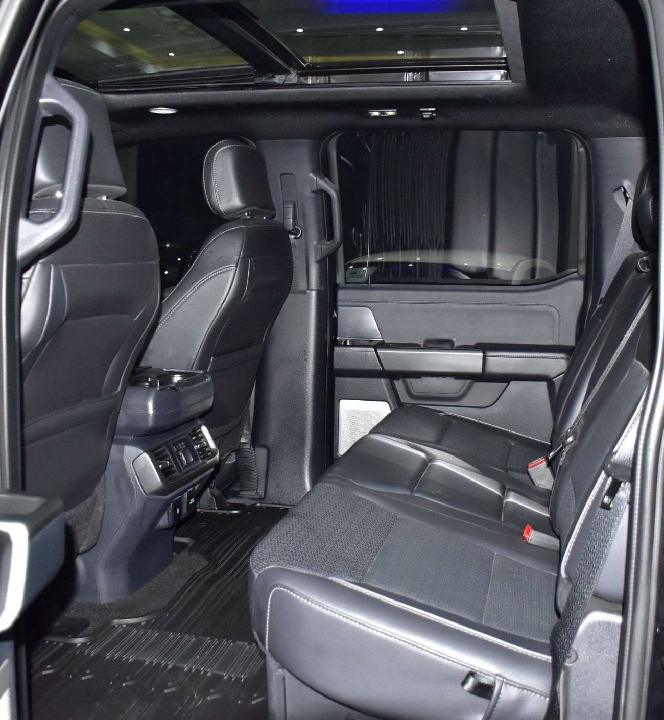 فورد F 150 EXCELLENT DEAL for our Ford F150 Lariat FX4 ( 2024 Model ) in Black Color GCC Specs