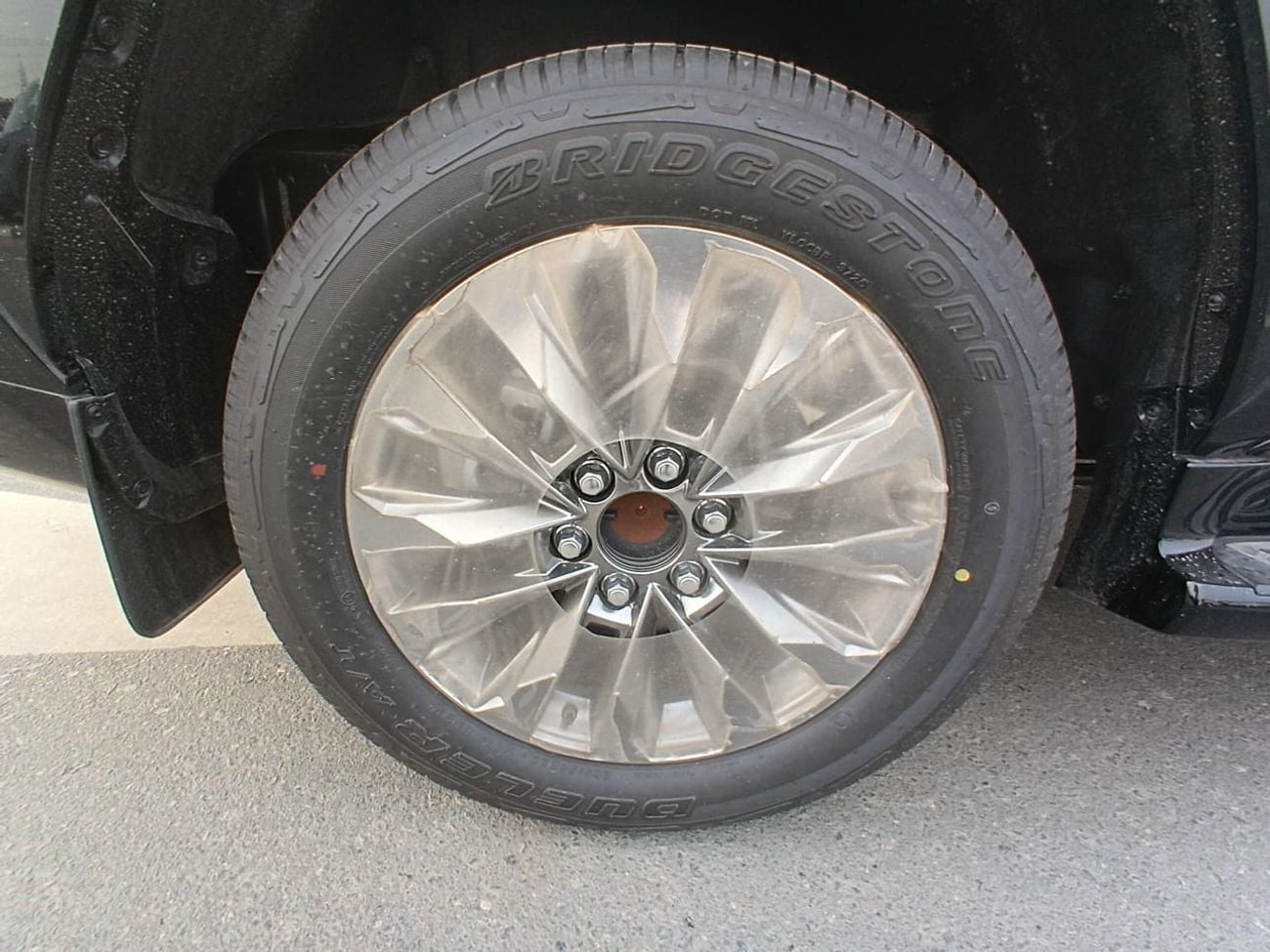 تويوتا لاند كروزر 2026 Toyota Land Cruiser LC300 GXR Mid 7-Seater (With Sunroof) 3.5L V6 Twin Turbo Petrol A/T 4WD Exp