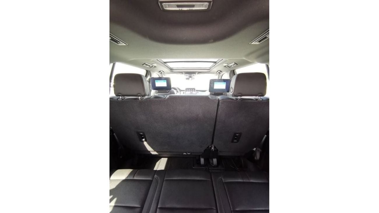 Chevrolet Suburban Chevrolet RST Suburban Diesel - 2021 - Black