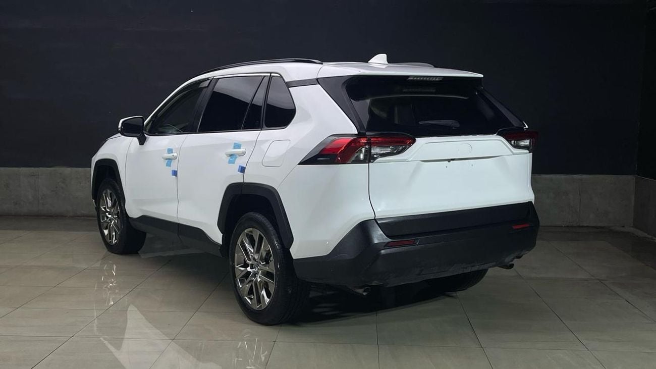 تويوتا راف ٤ XLE Full Option