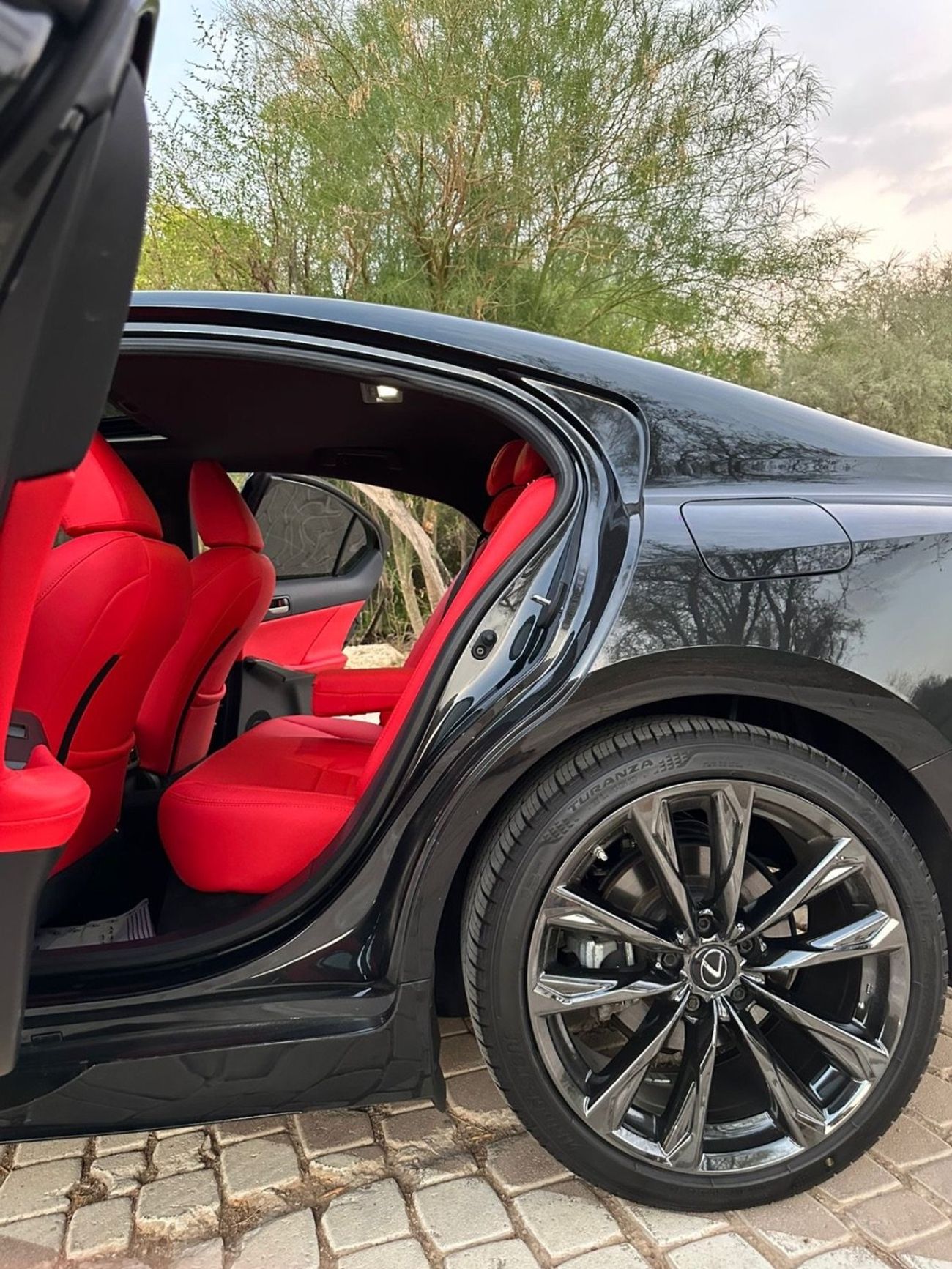 لكزس IS 350 F Sport 3.5L (312 HP)