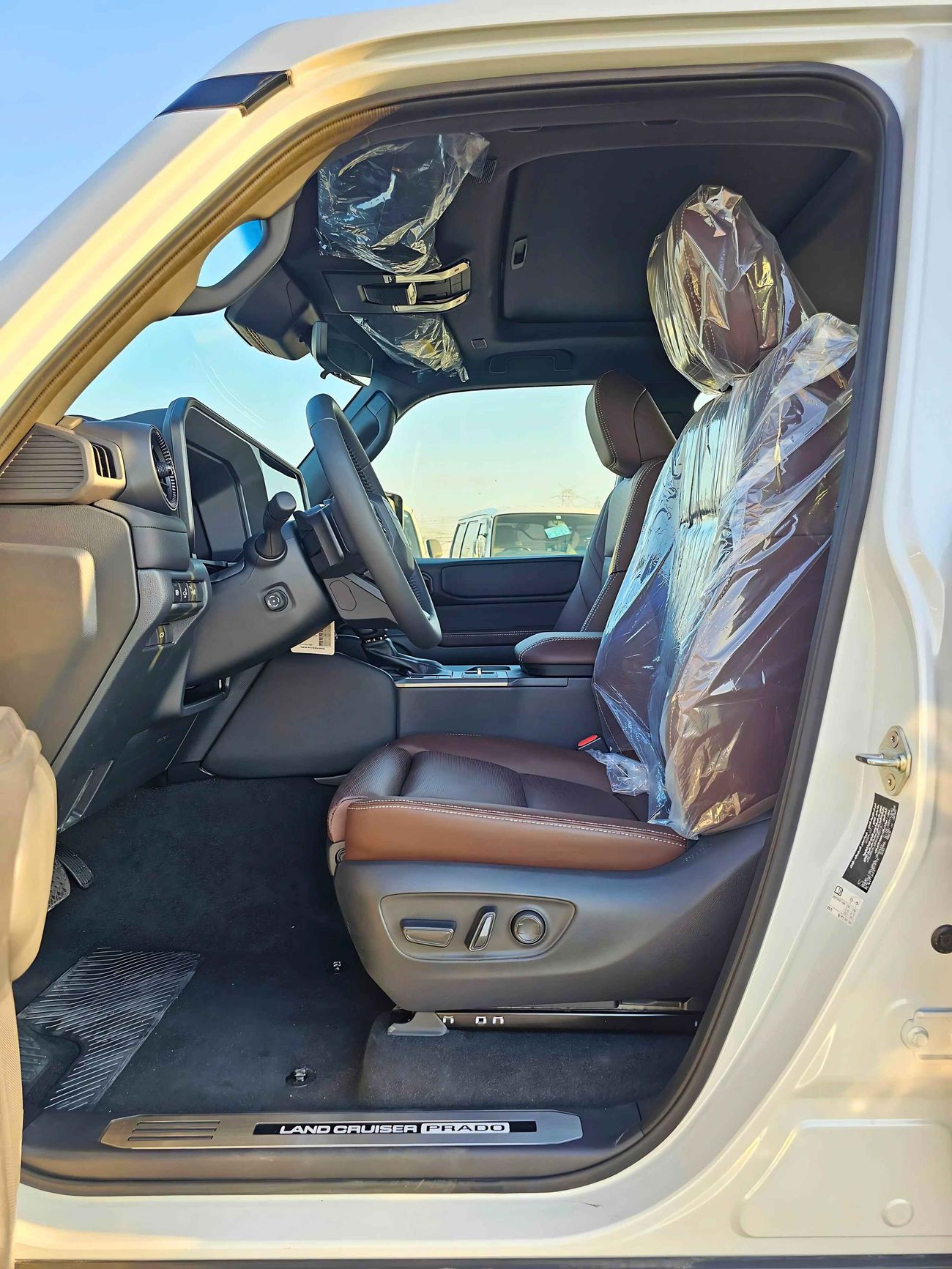 Toyota Prado LUXURY, 2.8L V4 DIESEL, POWER SEAT WITH 360*CAM / HEADUP WITH SUNROOF (CODE # 68088)