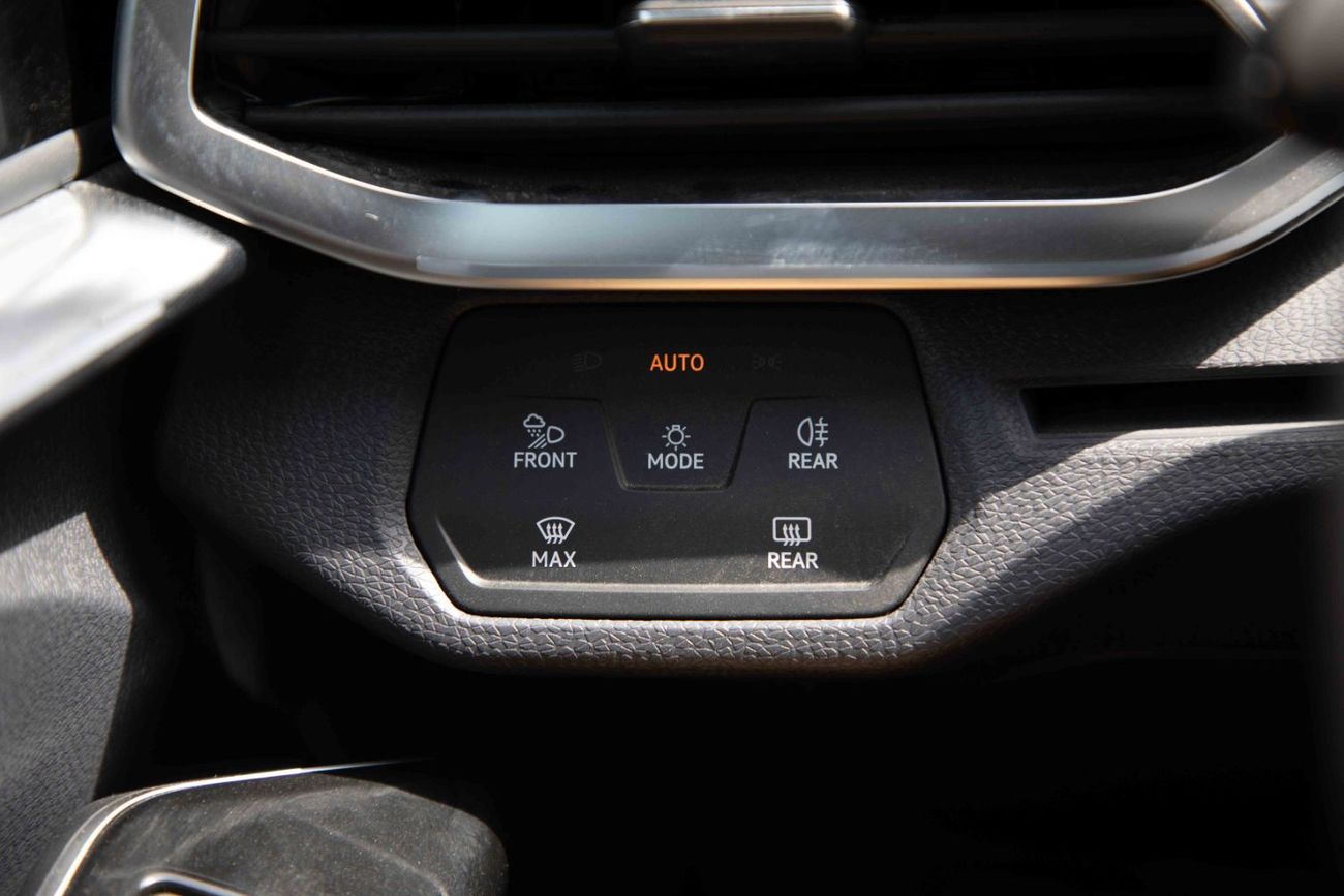 فولكس واجن ID.4 2022 Volkswagen ID4 Pure + - White Inside Black & Grey | Export Only