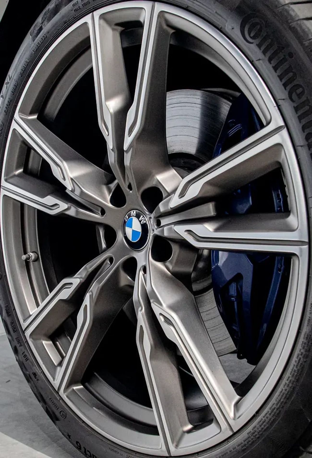 بي أم دبليو X5 M50i 4.4L