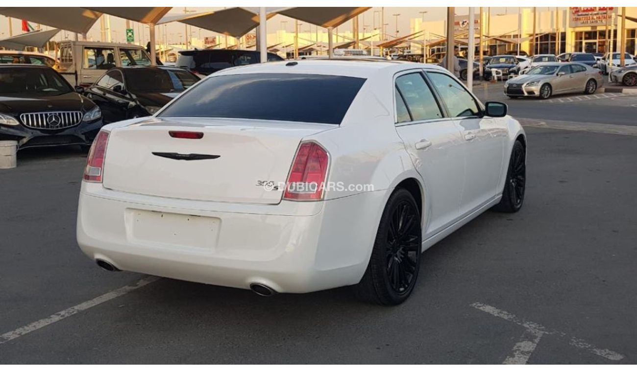 Chrysler 300C Crysral model 2013 Car prefect condition full option full electric control