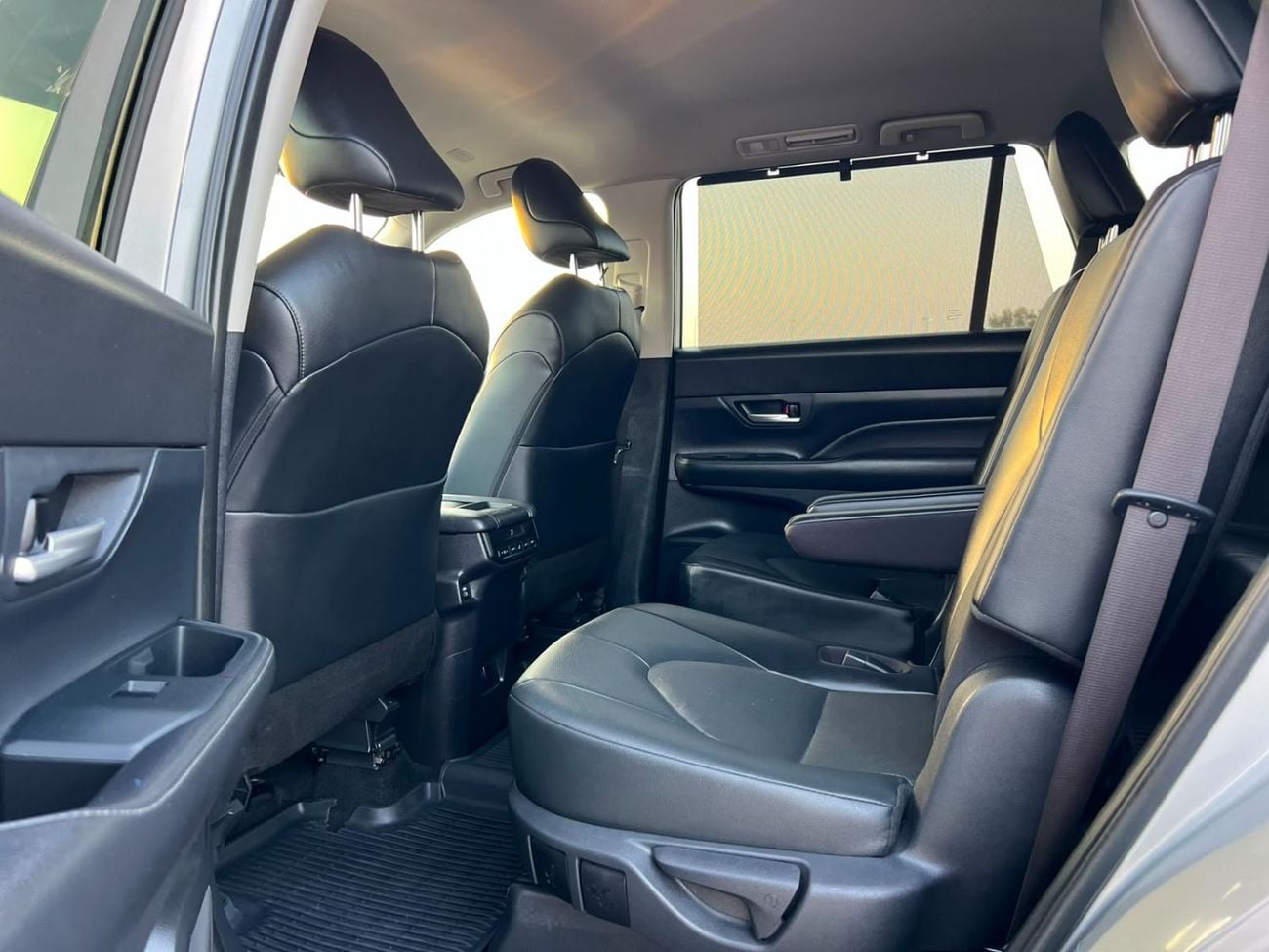 تويوتا جراند هايلاندر 2024 Toyota Grand Highlander XLE 2.4L V4 Turbo - AWD 4x4 Full Option With Dual Radar - Trunk Auto -