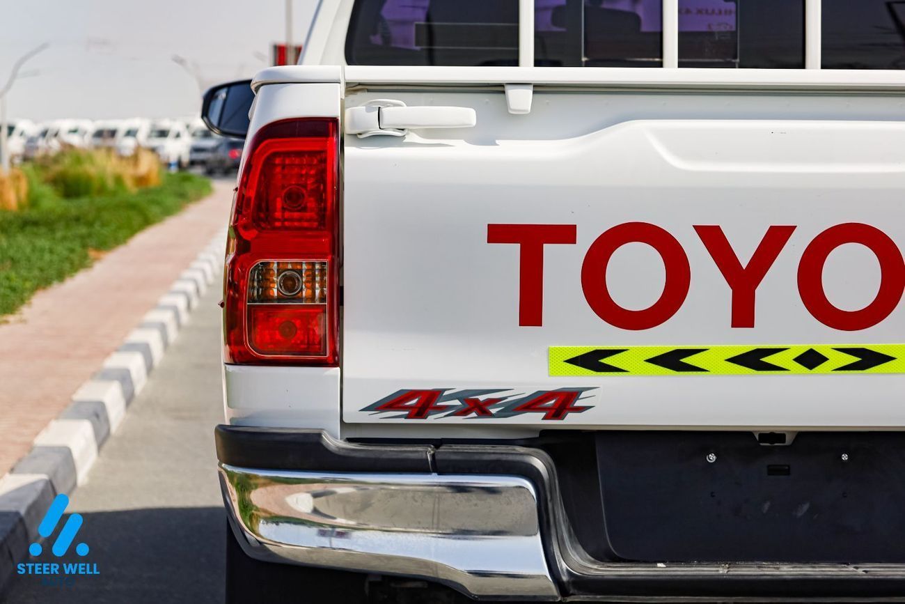 تويوتا هيلوكس GL 2.7L Double Cab Utility AWD 2022 2.7L Petrol Dual Cab Pickup | Automatic | GCC Specs | Best Price