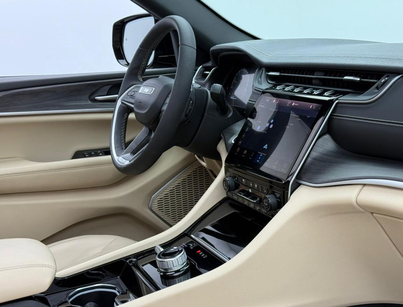 Jeep Grand Cherokee Limited 3.6L 2023 Jeep Grand Cherokee Limited Plus, 2028 Jeep Warranty, Low Km, Excellent Condition,