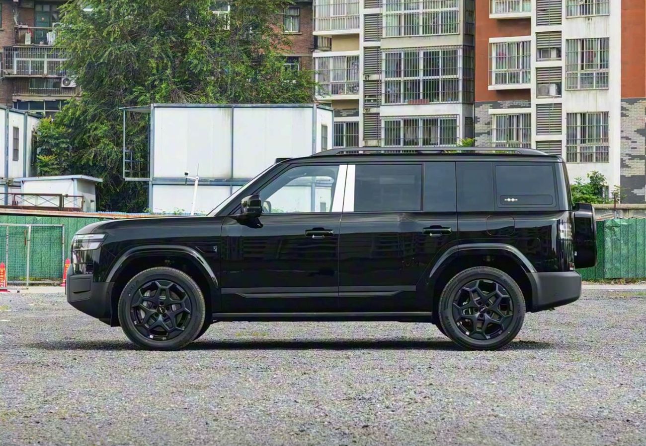 بي واي دي ليوبارد تيتانيوم 7 190KM Four-Wheel Drive Ultra Edition