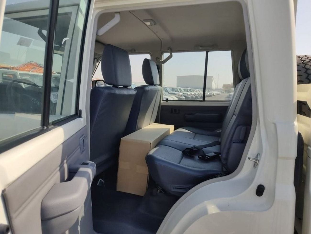 تويوتا لاند كروزر بيك آب DOUBLE CAB 4.2L MT DIESEL WITH DIFFLOCK