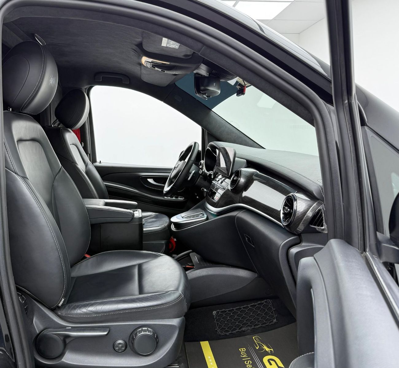 Mercedes-Benz V 250 Std 2.1L 2021 Mercedes-Benz V250,1 Year Unlimited KM  Warranty, Full Service History, GCC