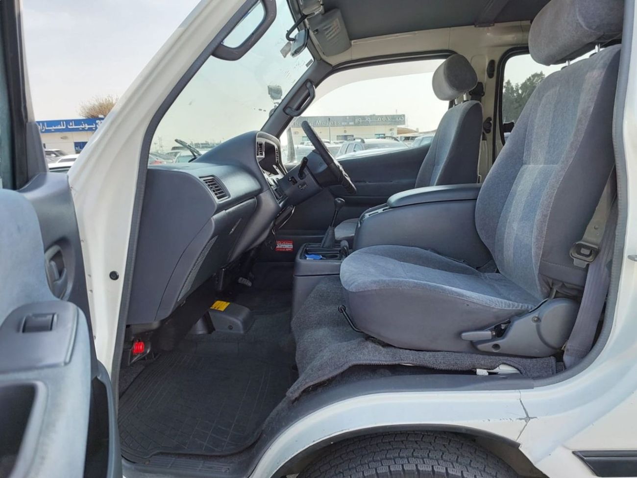 Toyota Hiace TOYOTA HIACE VAN RHD 2001 MODEL 2.0 L PETROL MANUAL(PM04621)