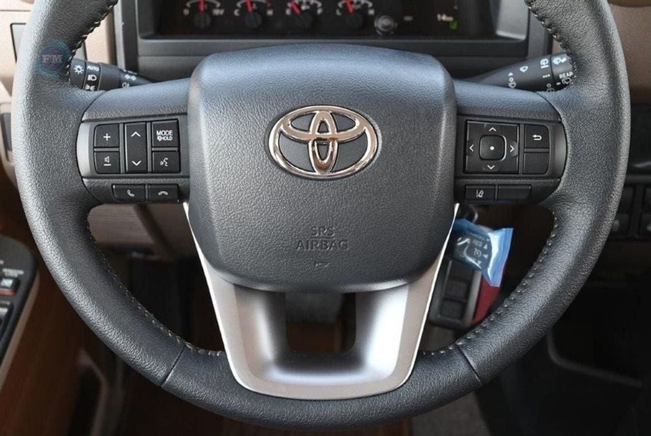 تويوتا لاند كروزر 70 76 Hardtop G 4.0L Petrol 5 Seater Automatic